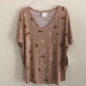 Loanna Women’s Western Cowboy Print V-Neck Tee SIZE 2X NWT